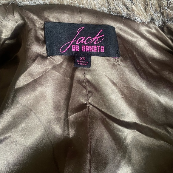 Faux Fur Vest with Pockets & Closures - Picture 5 of 5